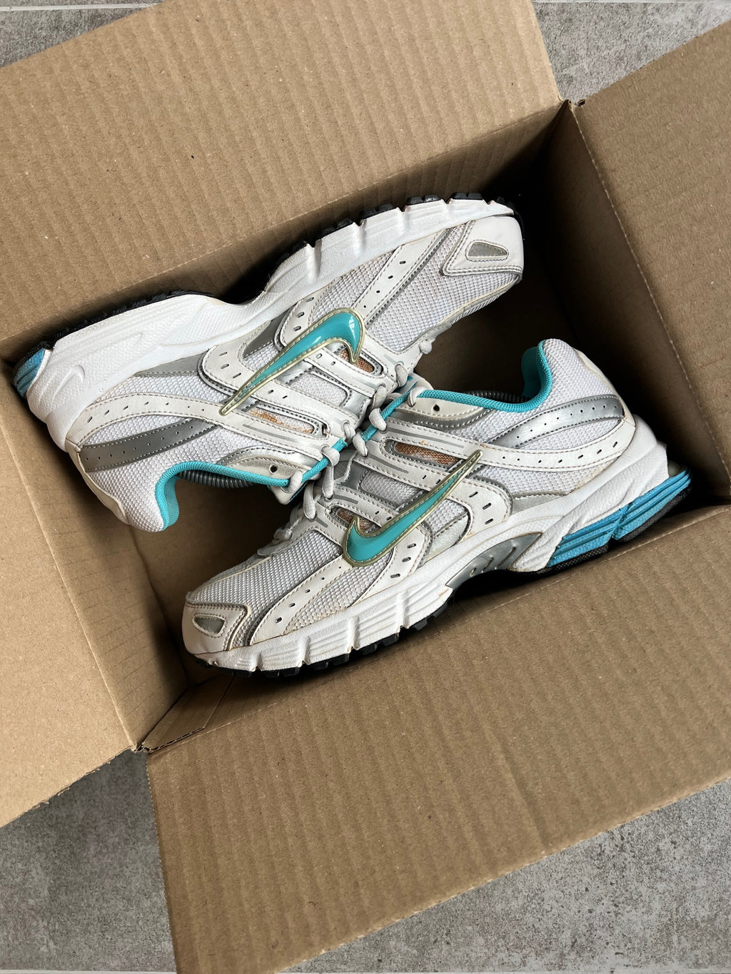 Size 38 I Nike Sneakers Retro Style Y2k Running