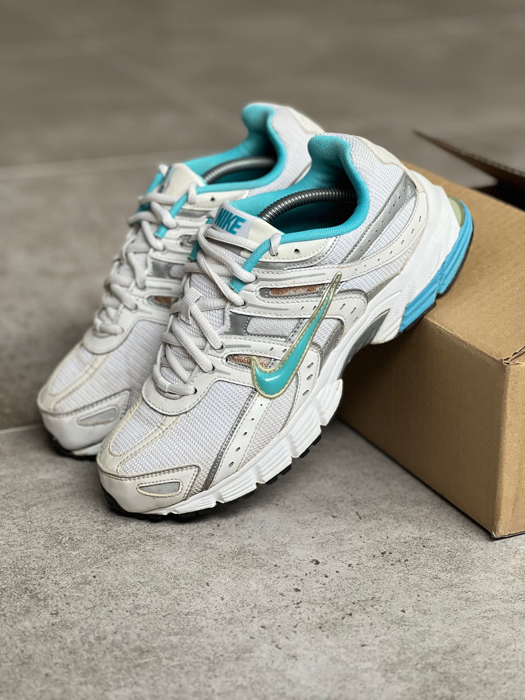 Size 38 I Nike Sneakers Retro Style Y2k Running