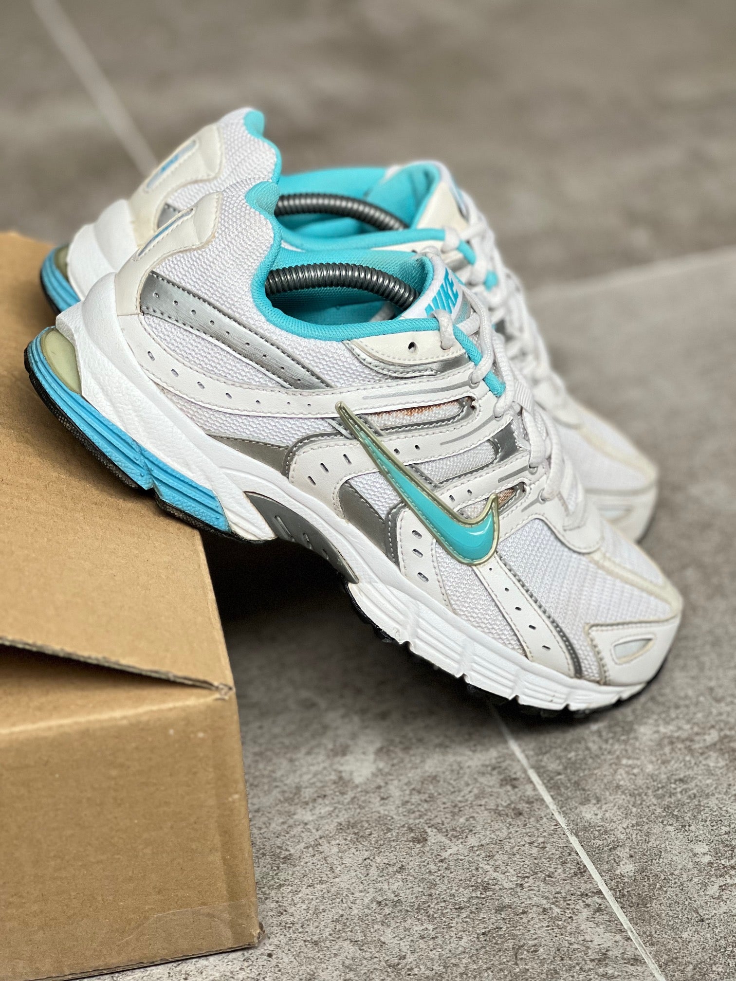 Size 38 I Nike Sneakers Retro Style Y2k Running