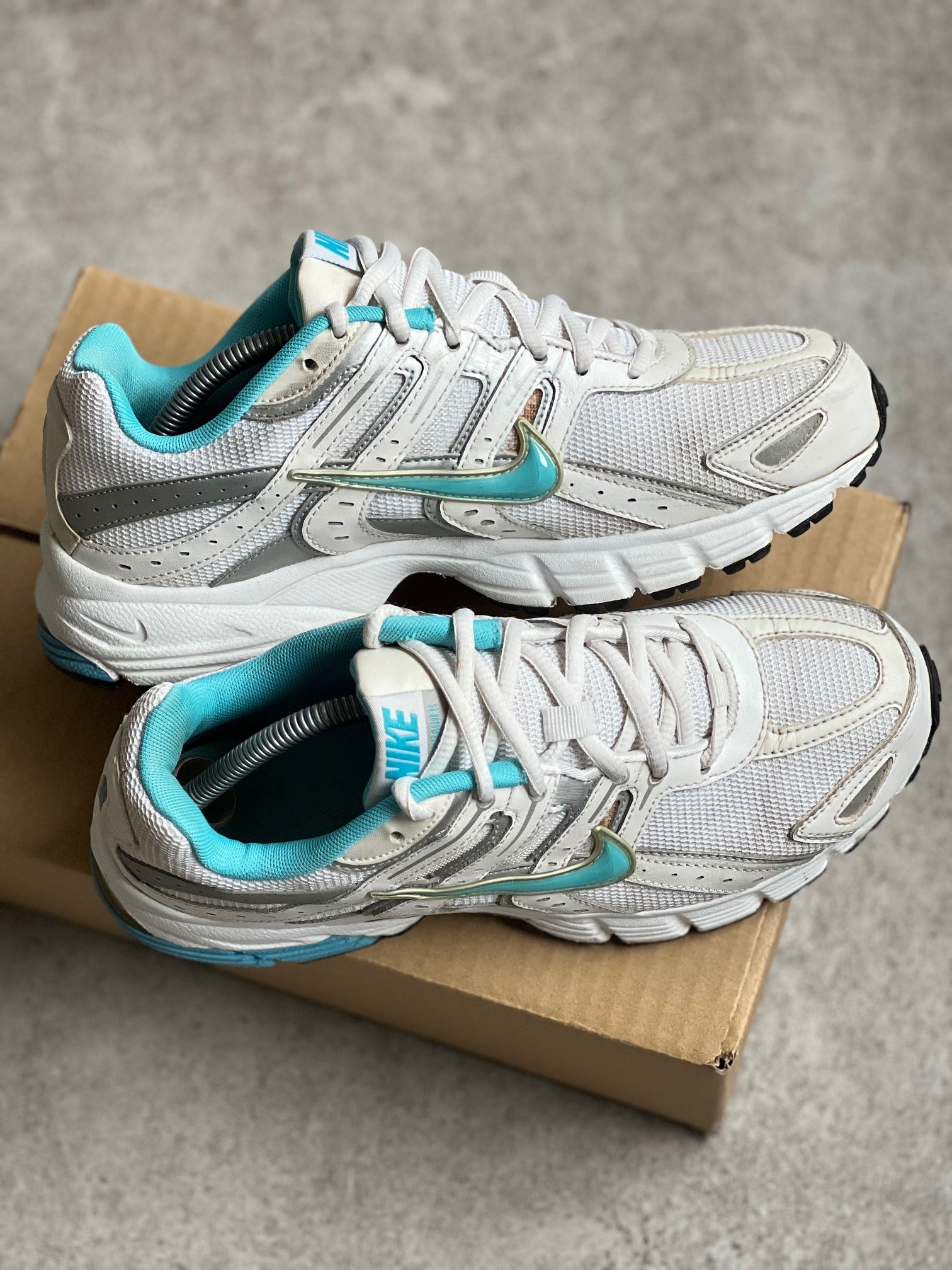 Size 38 I Nike Sneakers Retro Style Y2k Running