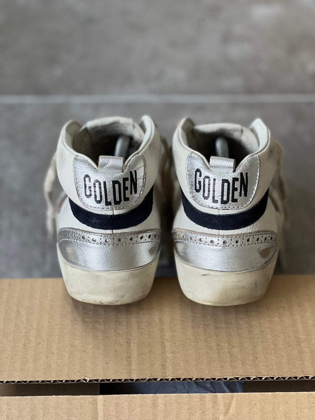 Size 38 I Golden Goose Mid Star