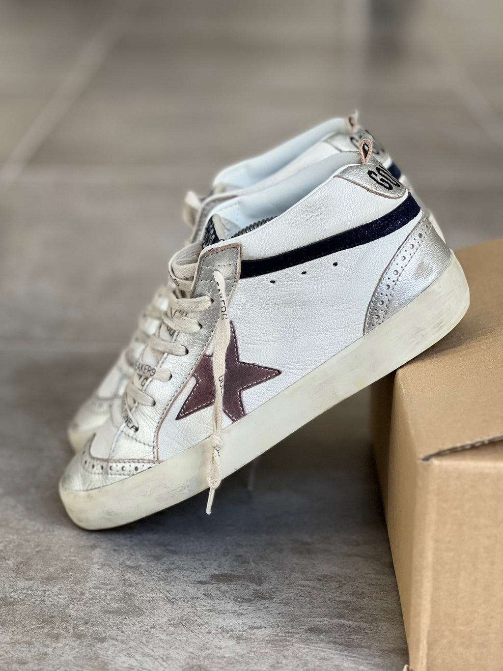 Size 38 I Golden Goose Mid Star