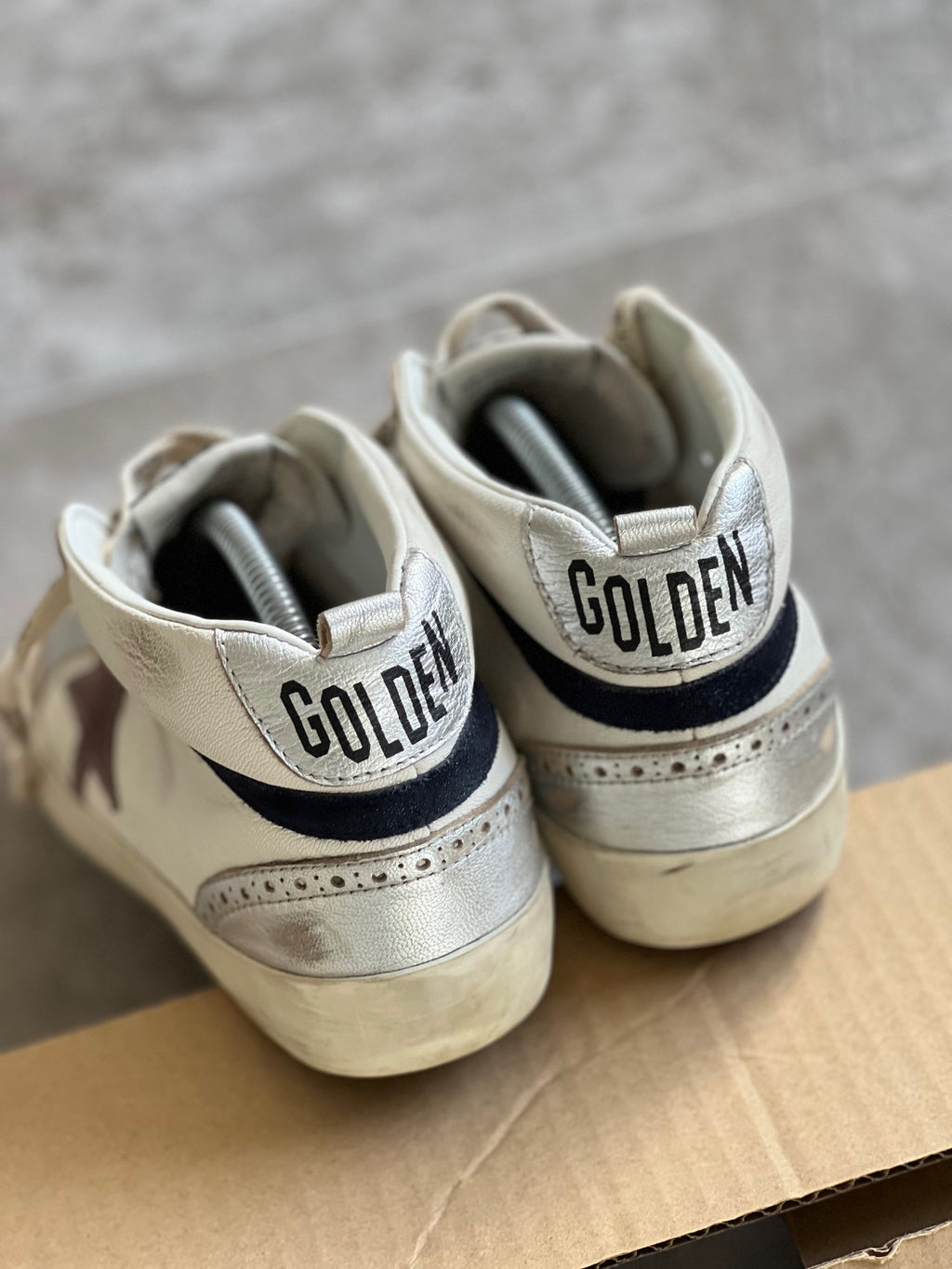 Size 38 I Golden Goose Mid Star