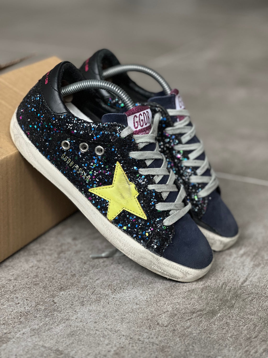 Size 36 I Golden Goose Superstar Navy