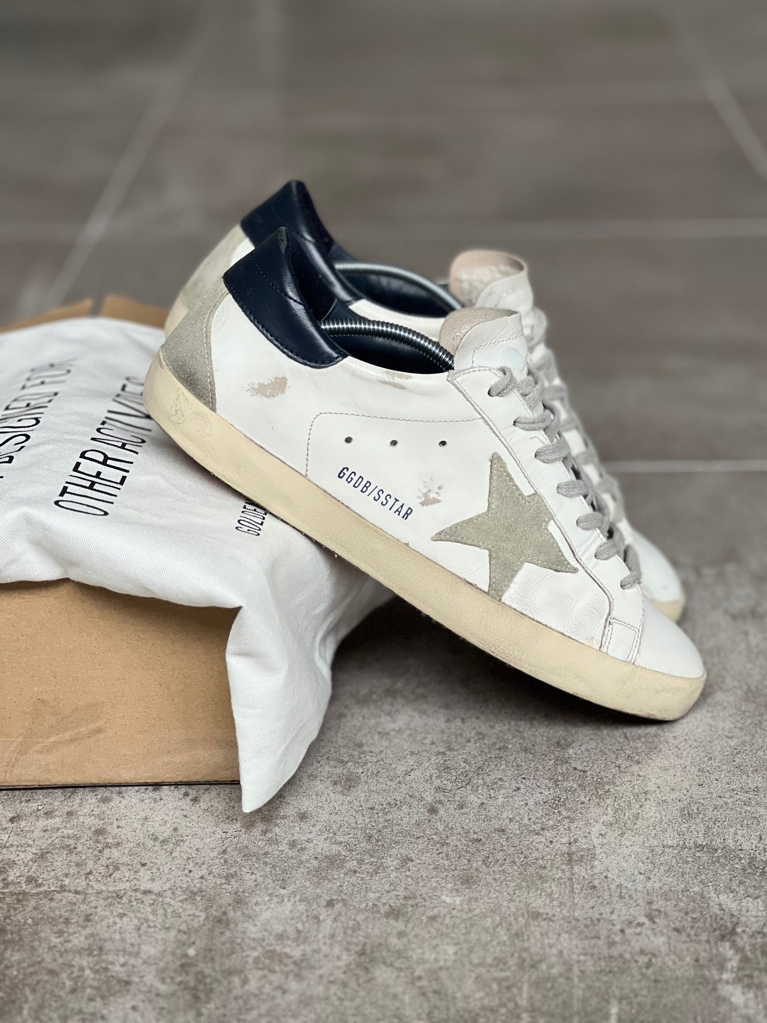 Size 43 I Classic Superstar White / Dark blue