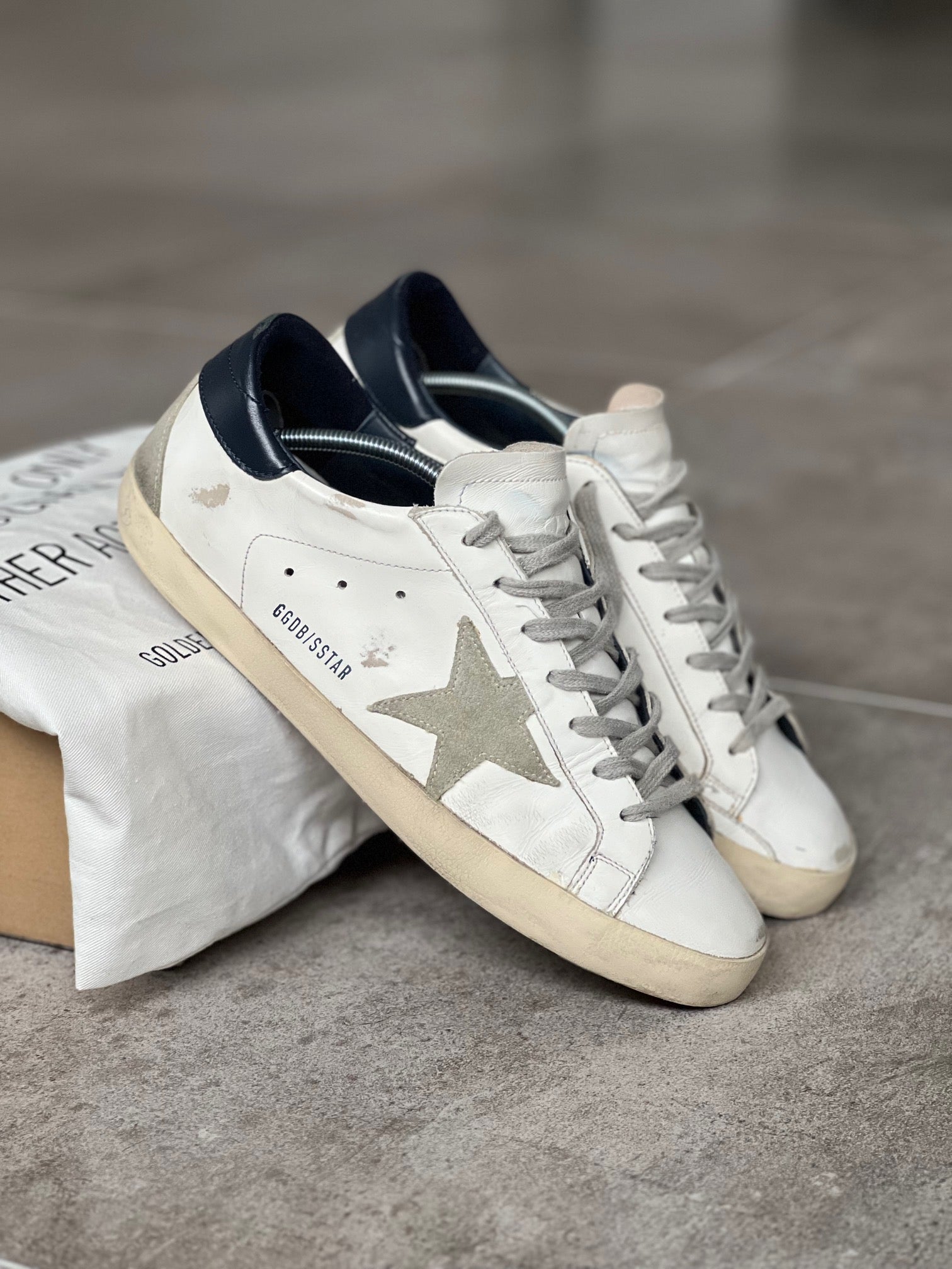 Size 43 I Classic Superstar White / Dark blue