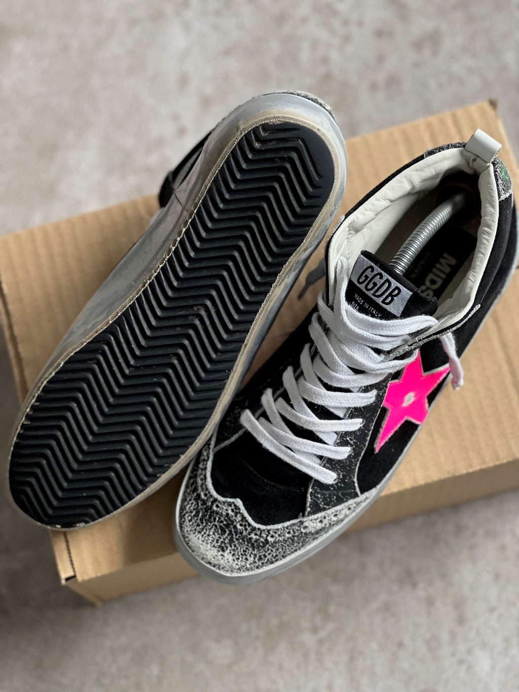 Size 38 I Mid Star Golden Goose Black / Pink Fluor / Silver