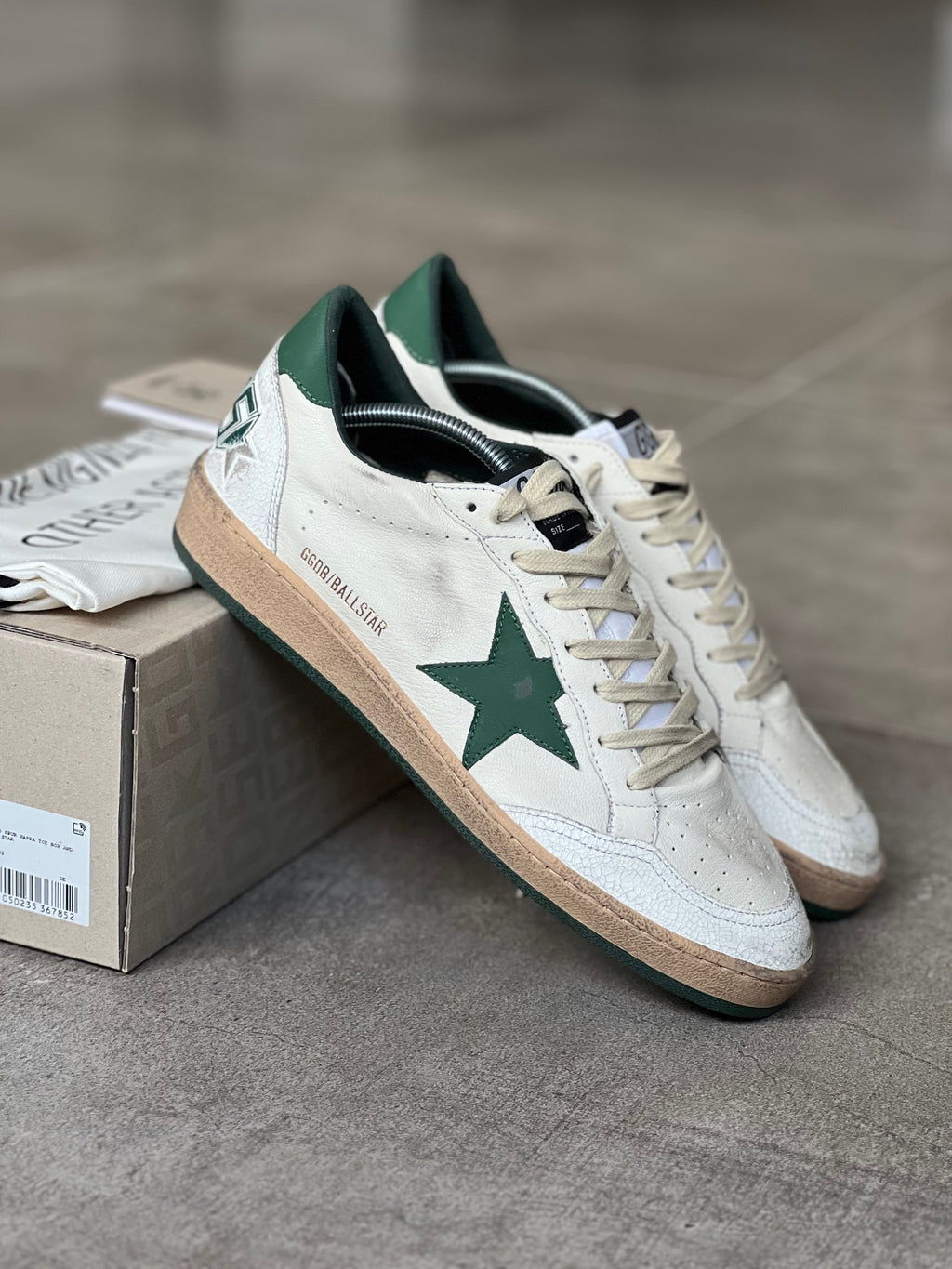 Size 40 I Golden Goose Ball Star classic White and green