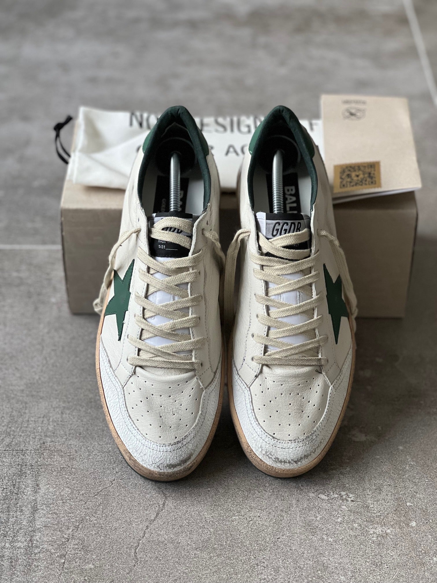 Size 40 I Golden Goose Ball Star classic White and green