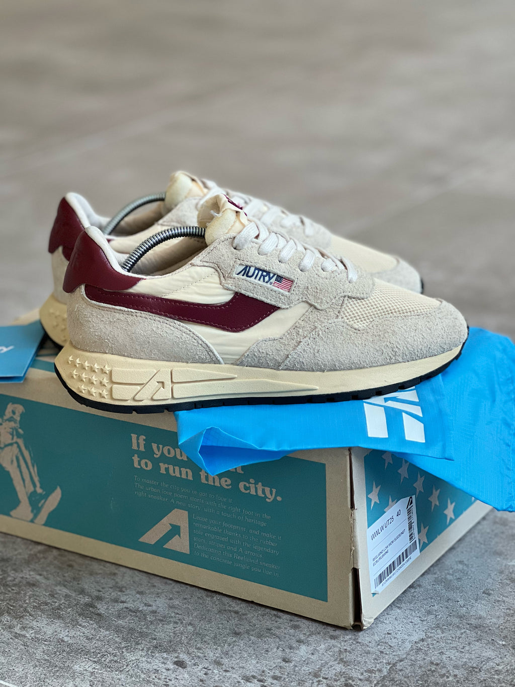 Size 40 I Autry Reelwind Beige &amp; Burgundy