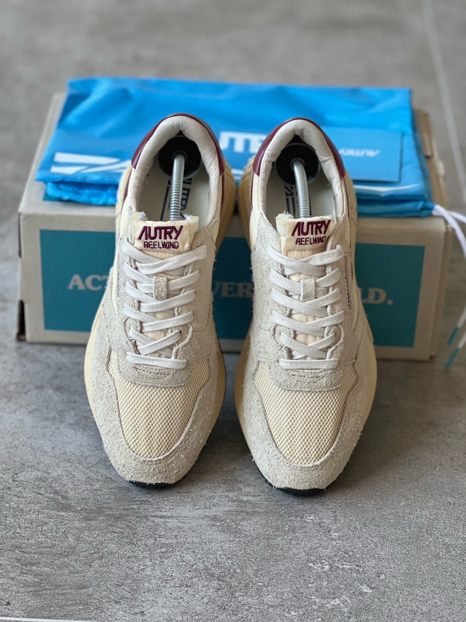 Size 40 I Autry Reelwind Beige &amp; Burgundy