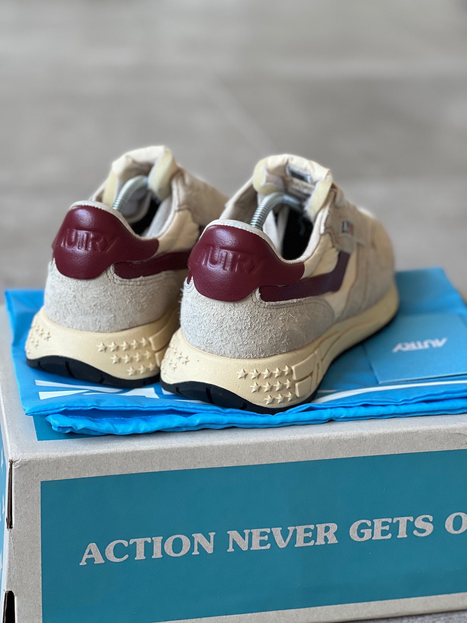 Size 40 I Autry Reelwind Beige &amp; Burgundy