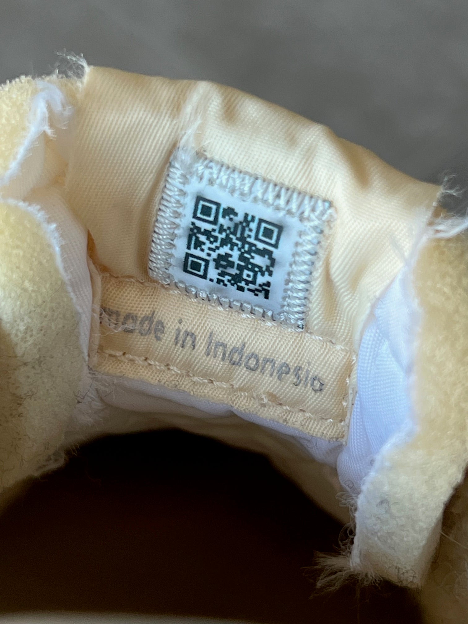 Size 40 I Autry Reelwind Beige &amp; Burgundy