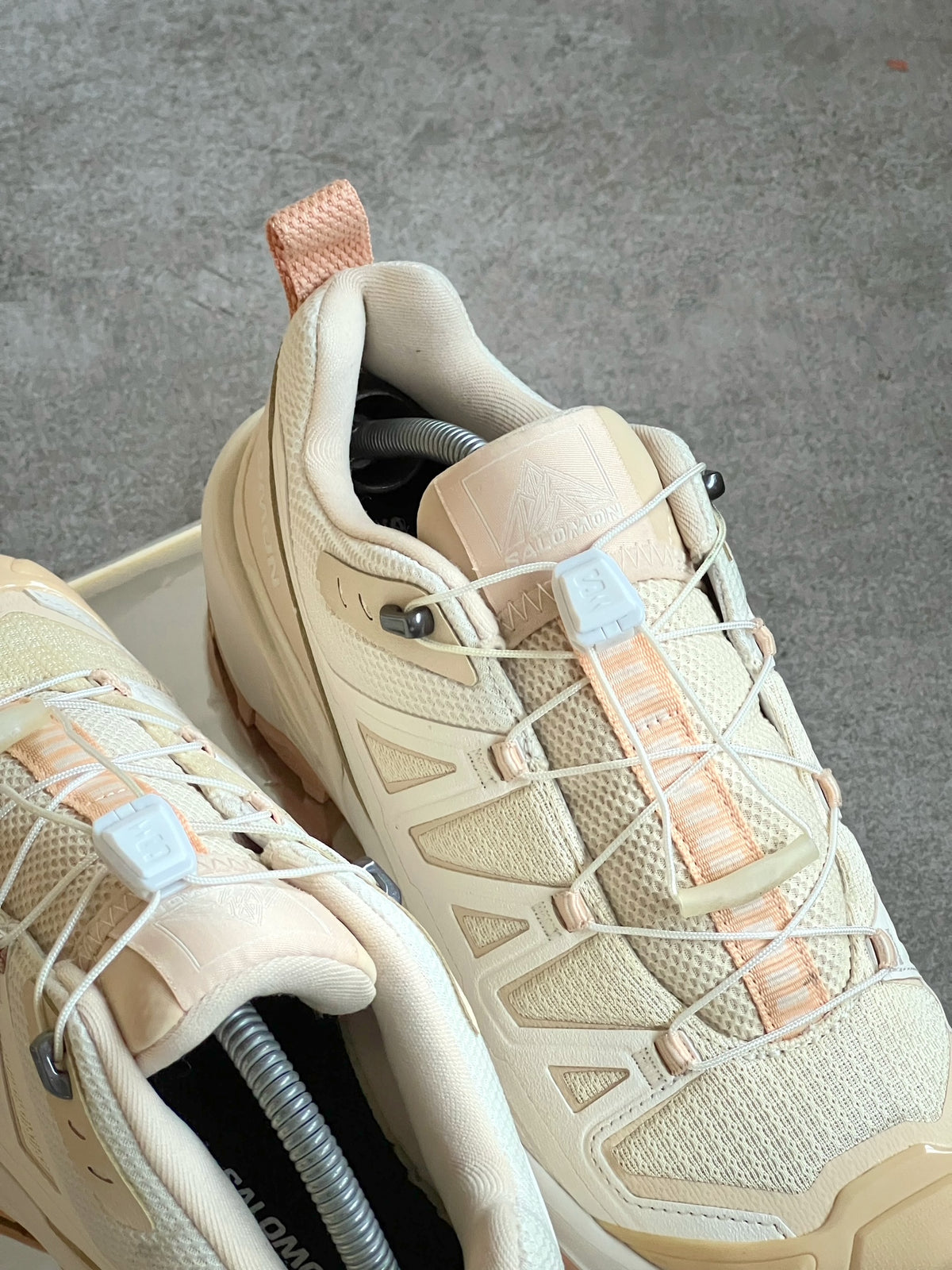 Zapatillas Salomon X Ultra 360 Beige Woman